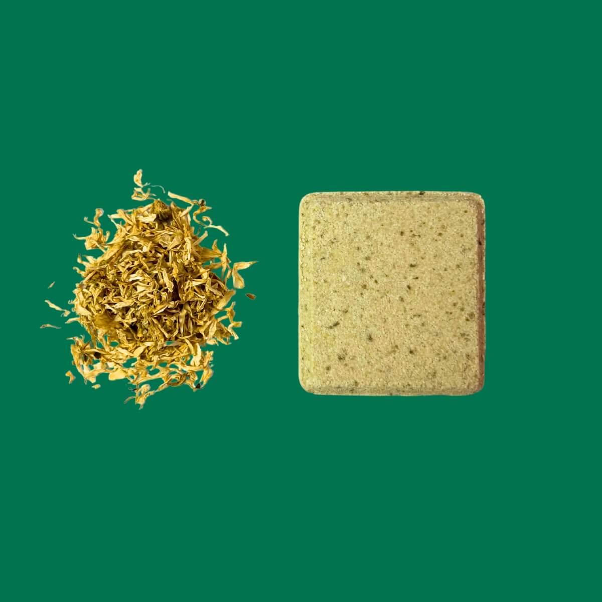 Saabuni Breathe Bath Bomb - Eucalyptus with Chrysanthemum Petals