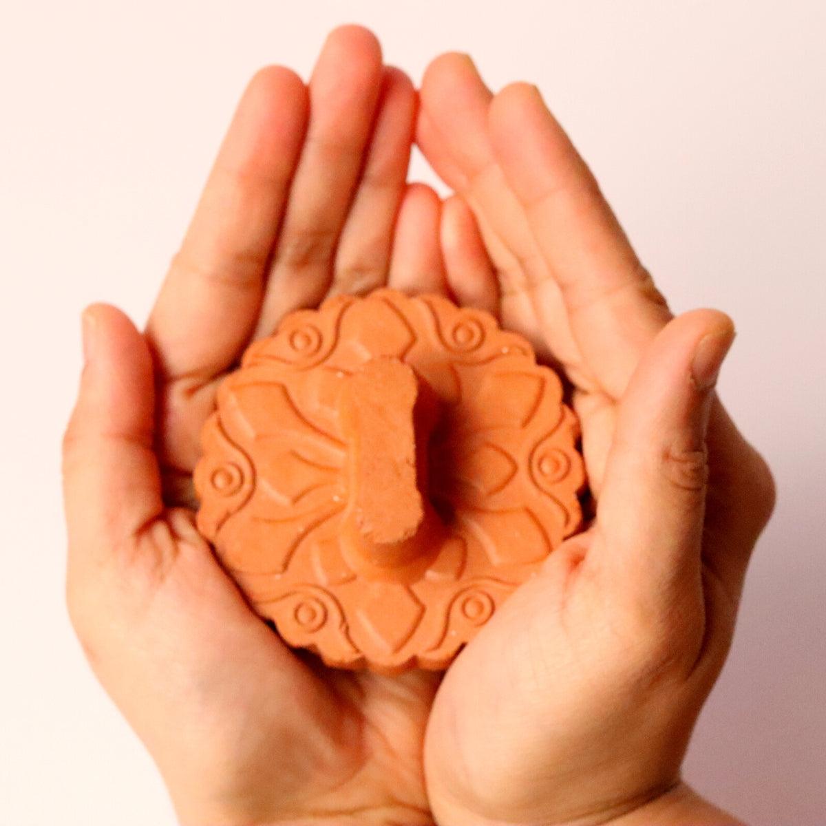 Natural Terracotta Exfoliator (Tikru)