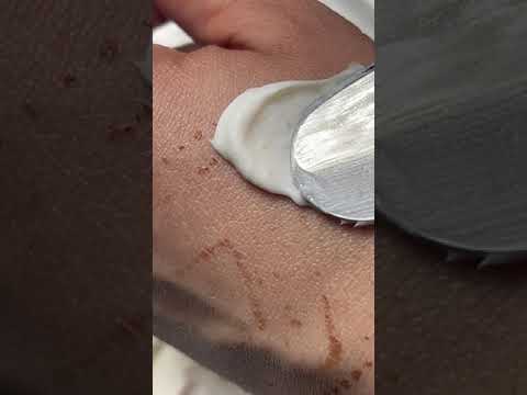 Jasmine body butter on hands